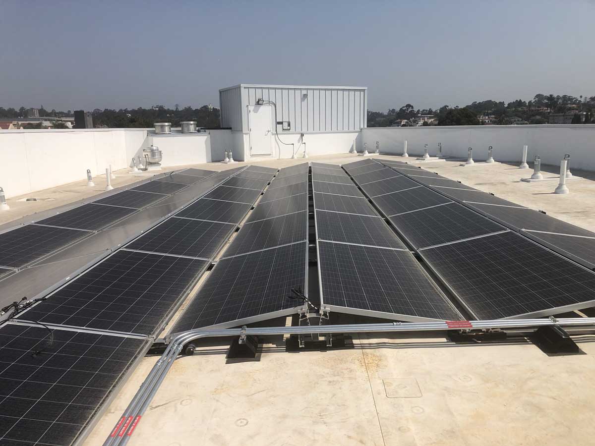 Rooftop solar panel array